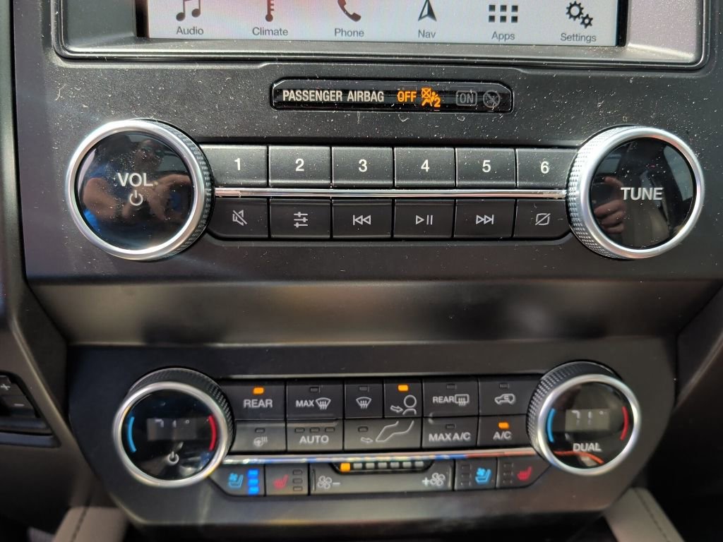 Used 2019 Ford Expedition Limited w/ Equipment Group 301A RWD image 14