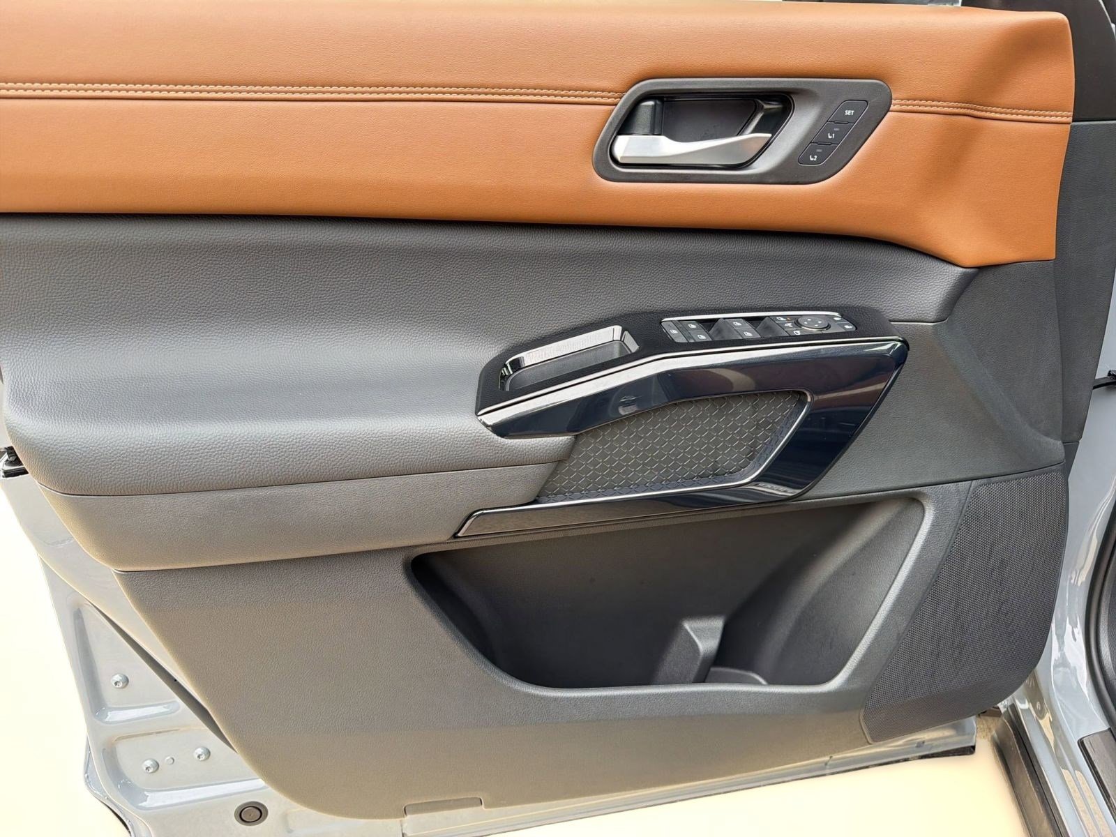 New 2026 Nissan Pathfinder Platinum w/ Lighting Package image 13