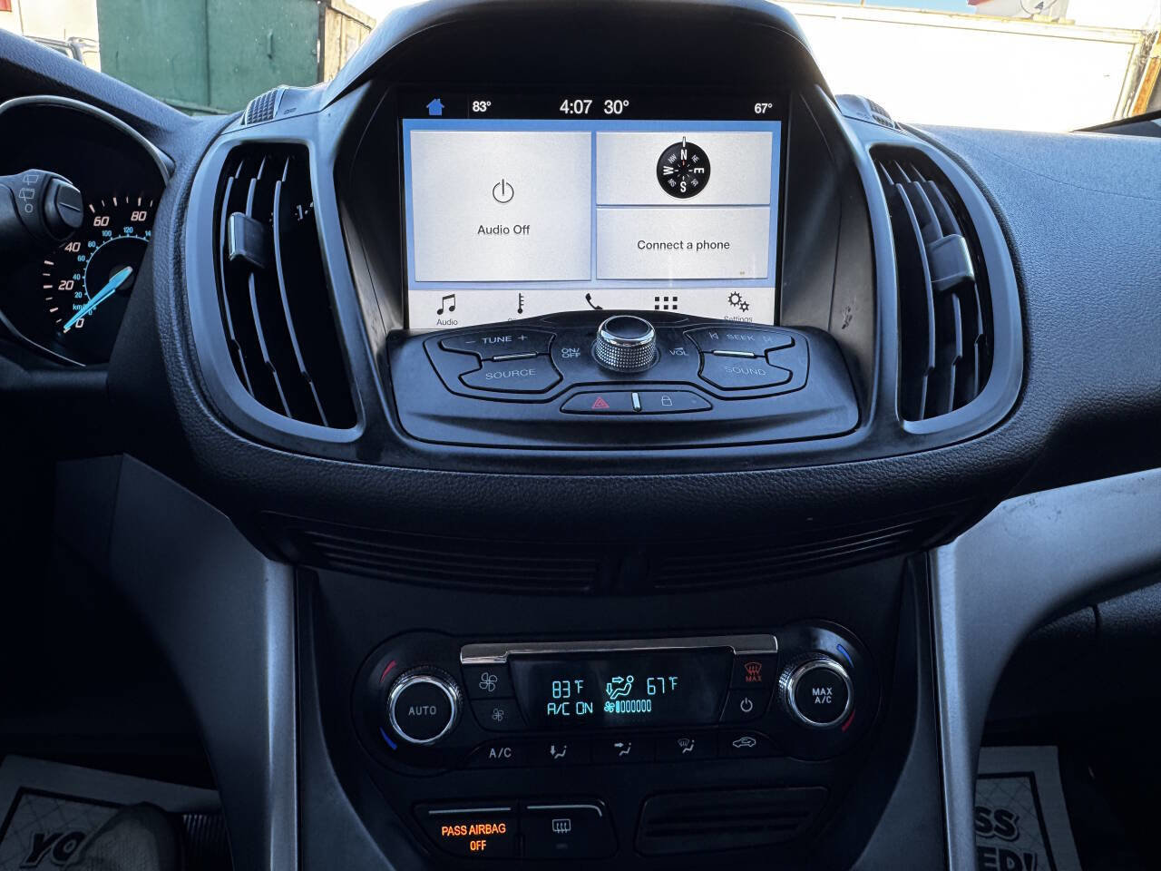 Used 2016 Ford Escape SE w/ SE Leather Comfort Package image 17