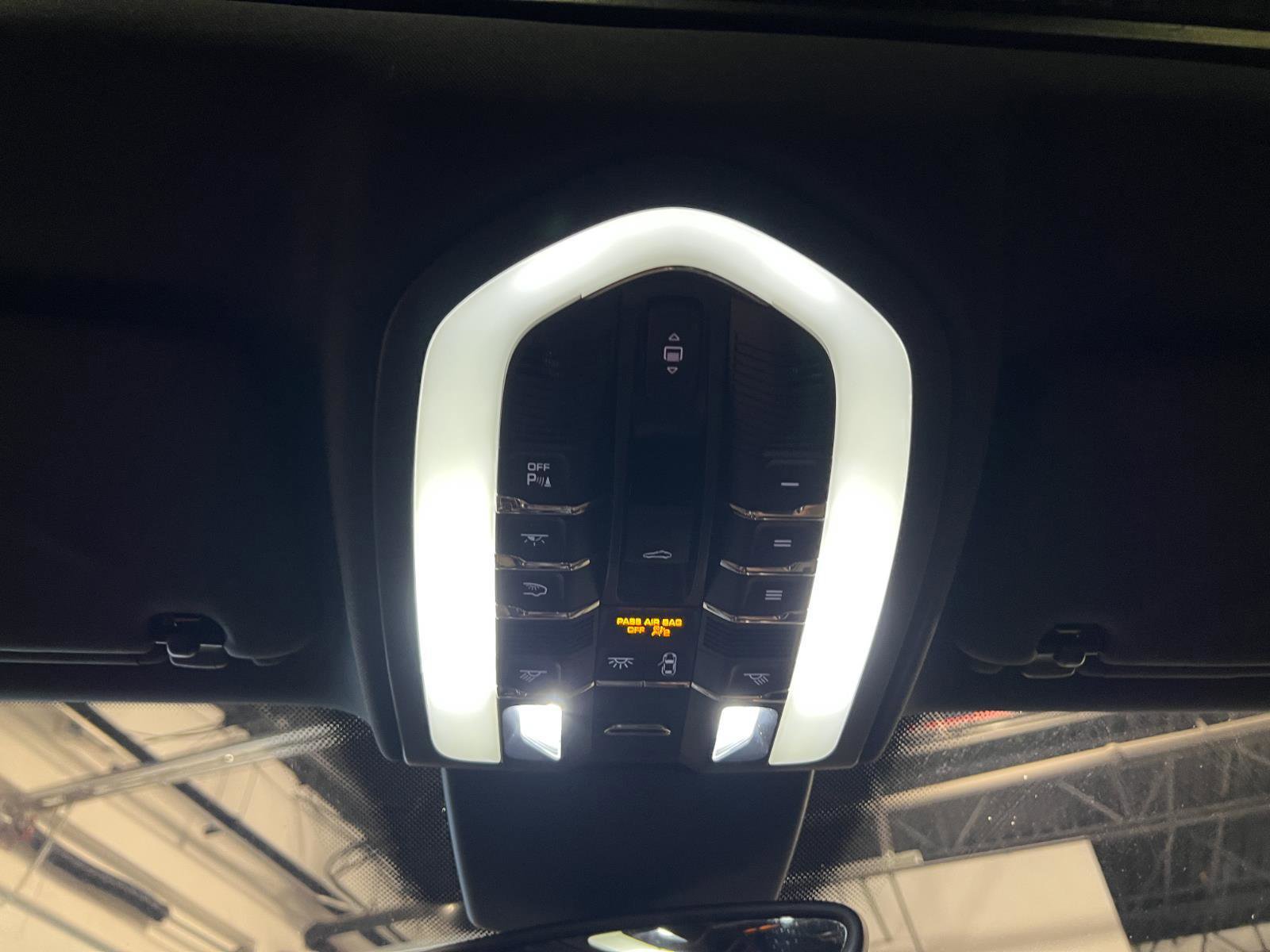 Used 2016 Porsche Cayenne S AWD/4WD image 22