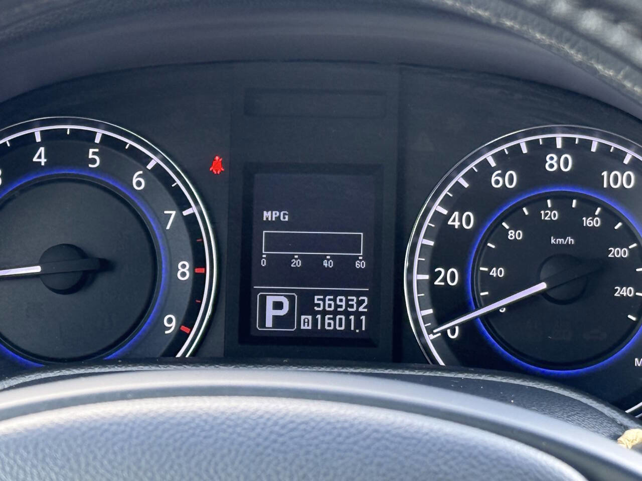 Used 2015 INFINITI Q40 w/ Moonroof Package image 16