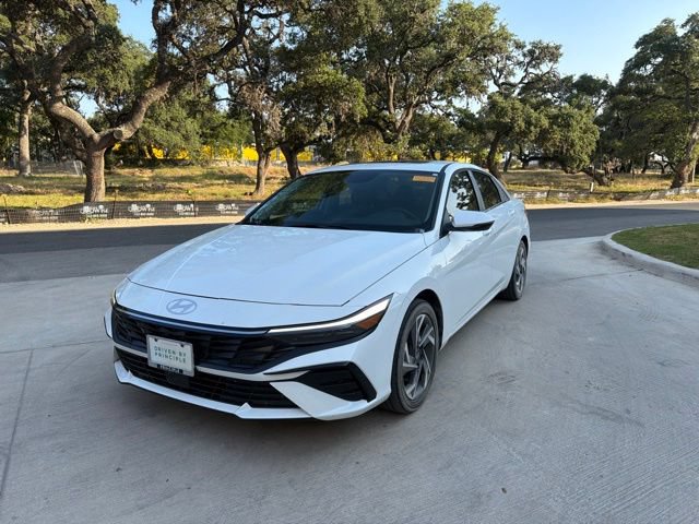 Certified 2026 Hyundai Elantra Limited FWD image 2