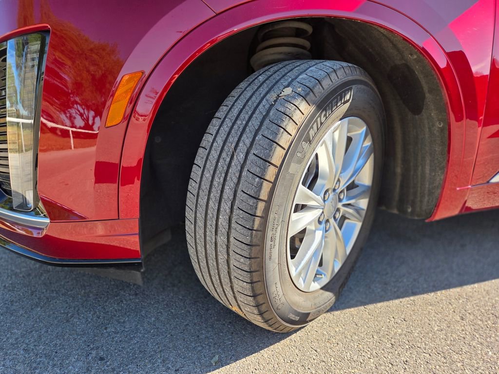 Used 2022 Cadillac XT6 Luxury w/ LPO, Floor Liner Package FWD image 32