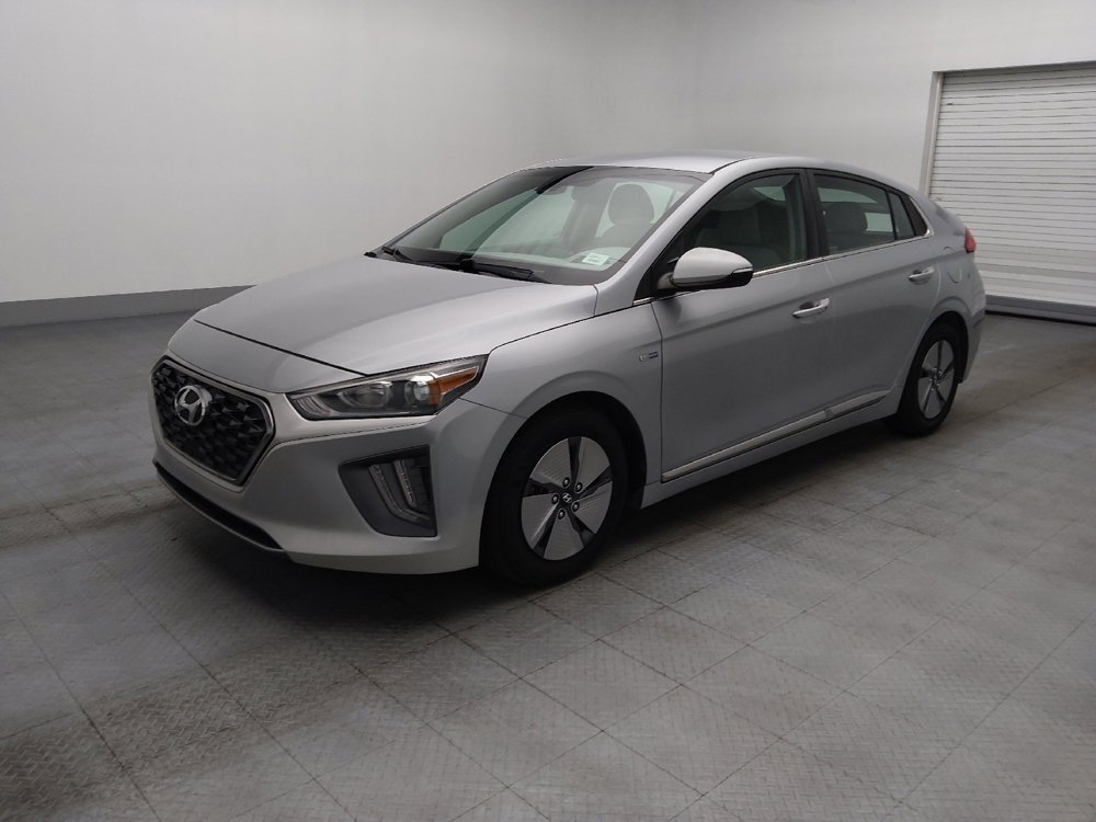 Used 2020 Hyundai Ioniq SE FWD image 2