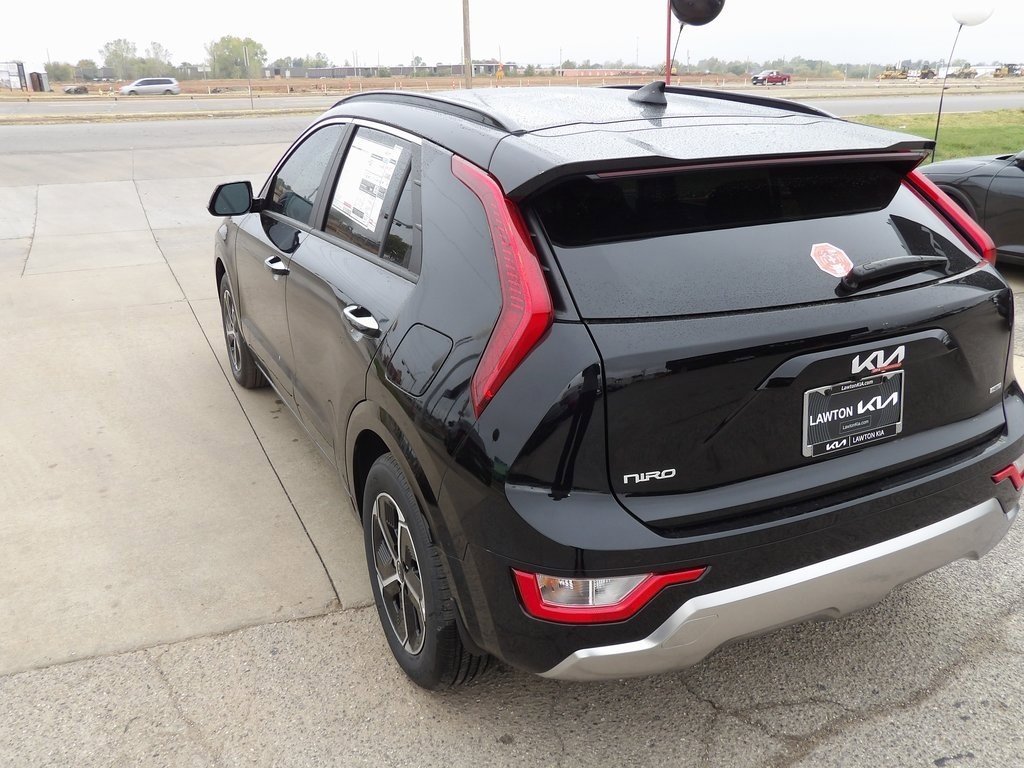 New 2025 Kia Niro SX image 8