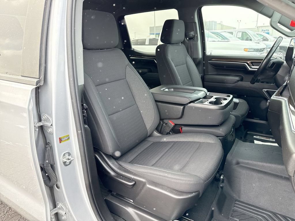 Used 2022 Chevrolet Silverado 1500 LT AWD/4WD image 25