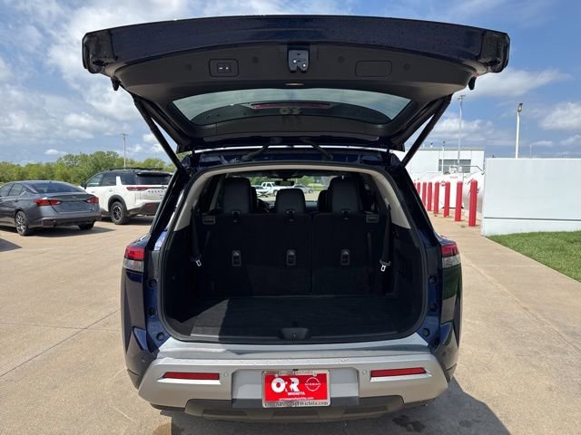Used 2023 Nissan Pathfinder SL w/ SL Premium Package FWD image 10