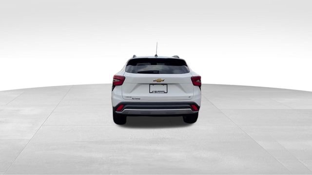 Used 2024 Chevrolet Trax LT w/ Driver Confidence Package image 7