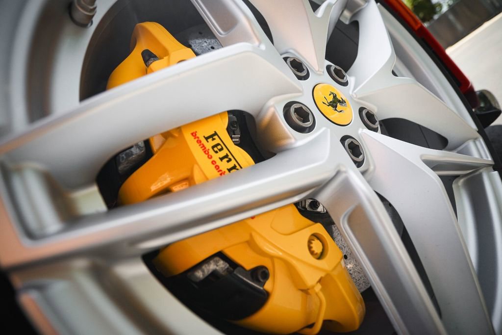 Certified 2019 Ferrari 488 Pista Spider RWD image 17