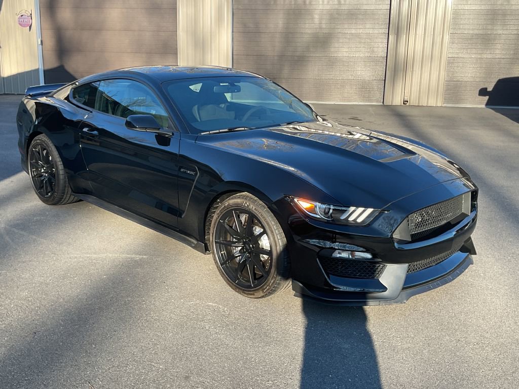 Used 2016 Ford Mustang Shelby GT350 w/ Track Package image 13