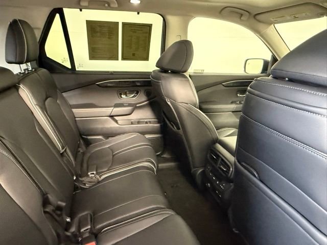 Used 2024 Honda Pilot Elite image 48