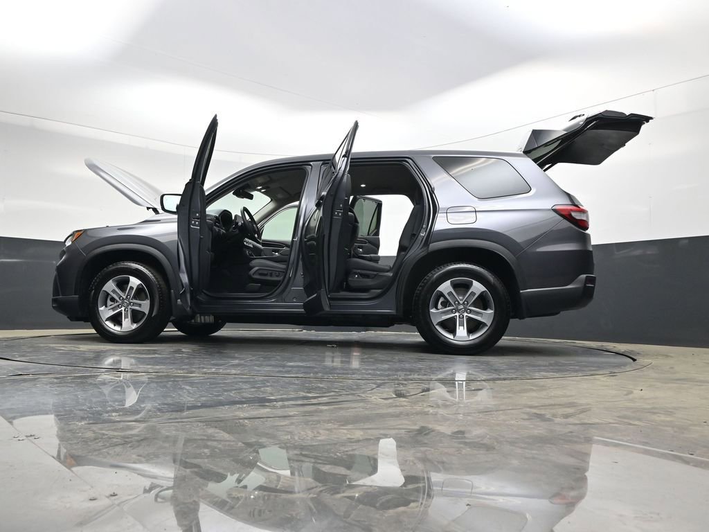 Used 2025 Honda Pilot EX-L image 39