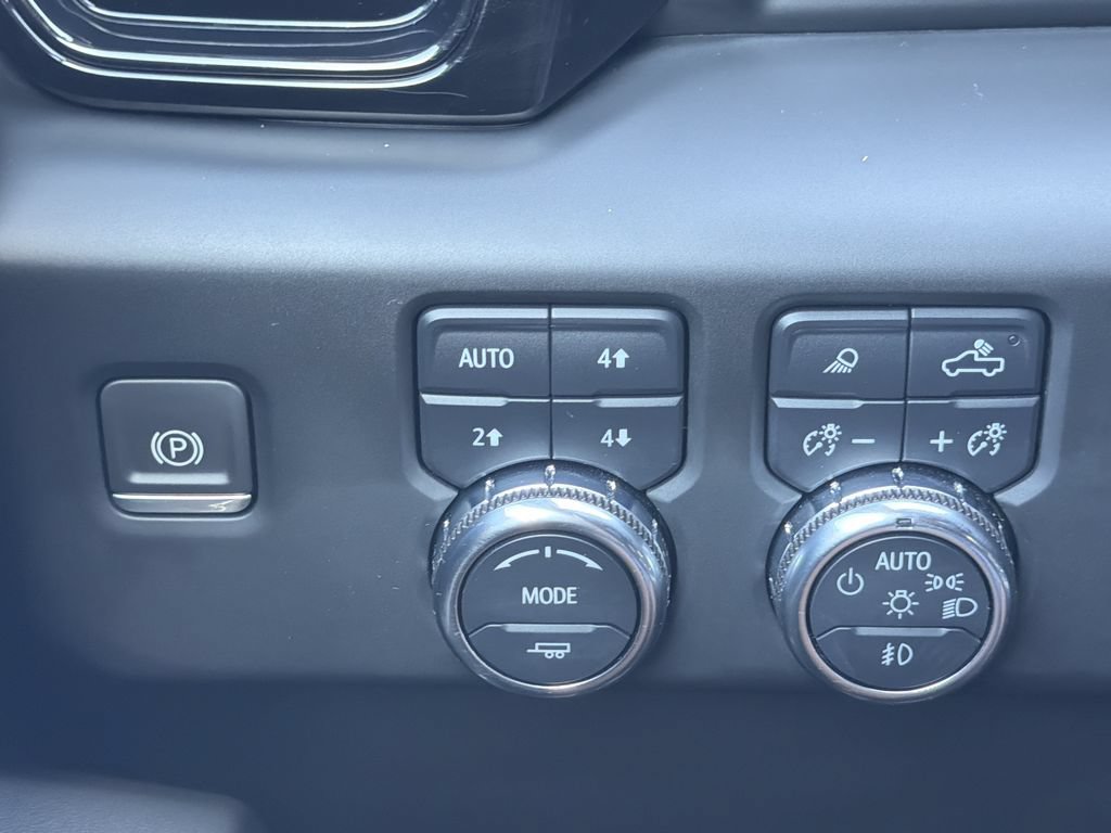 Used 2022 GMC Sierra 1500 AT4 AWD/4WD image 11