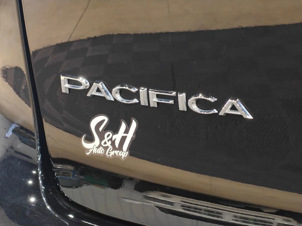 Used 2024 Chrysler Pacifica Touring-L image 55