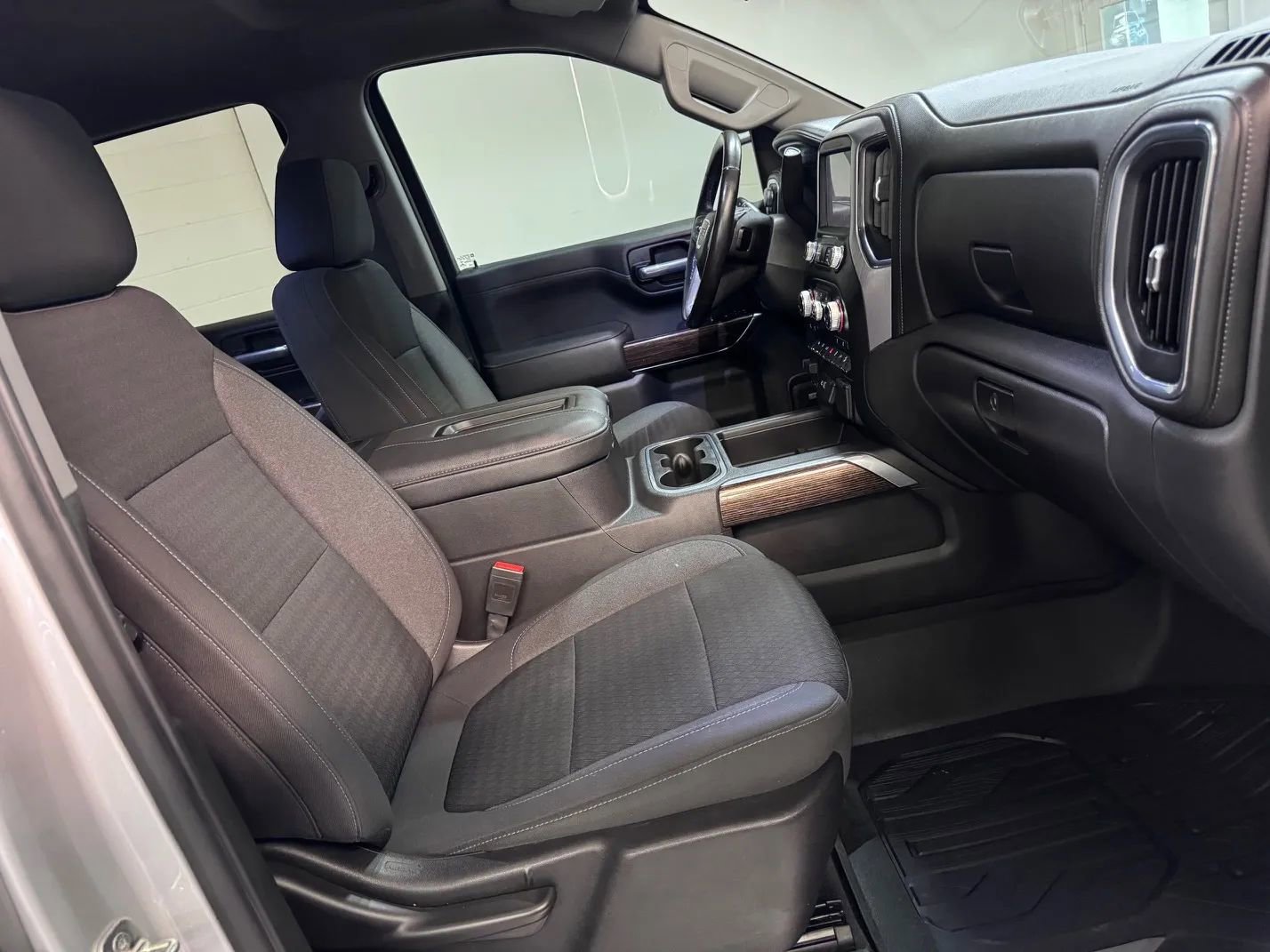 Used 2021 GMC Sierra 1500 Elevation w/ Preferred Package image 18