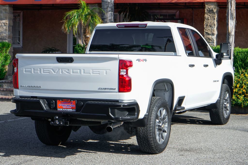 Used 2024 Chevrolet Silverado 2500 Custom w/ Custom Convenience Package image 11