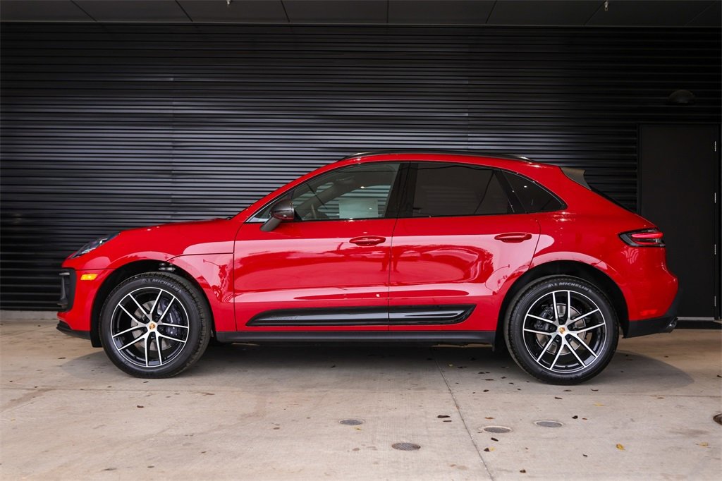 Certified 2025 Porsche Macan Turbo image 5