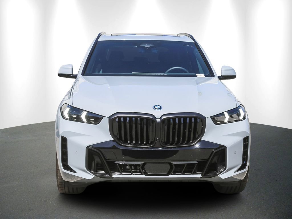 New 2026 BMW X5 xDrive50e w/ M Sport Package AWD/4WD image 2