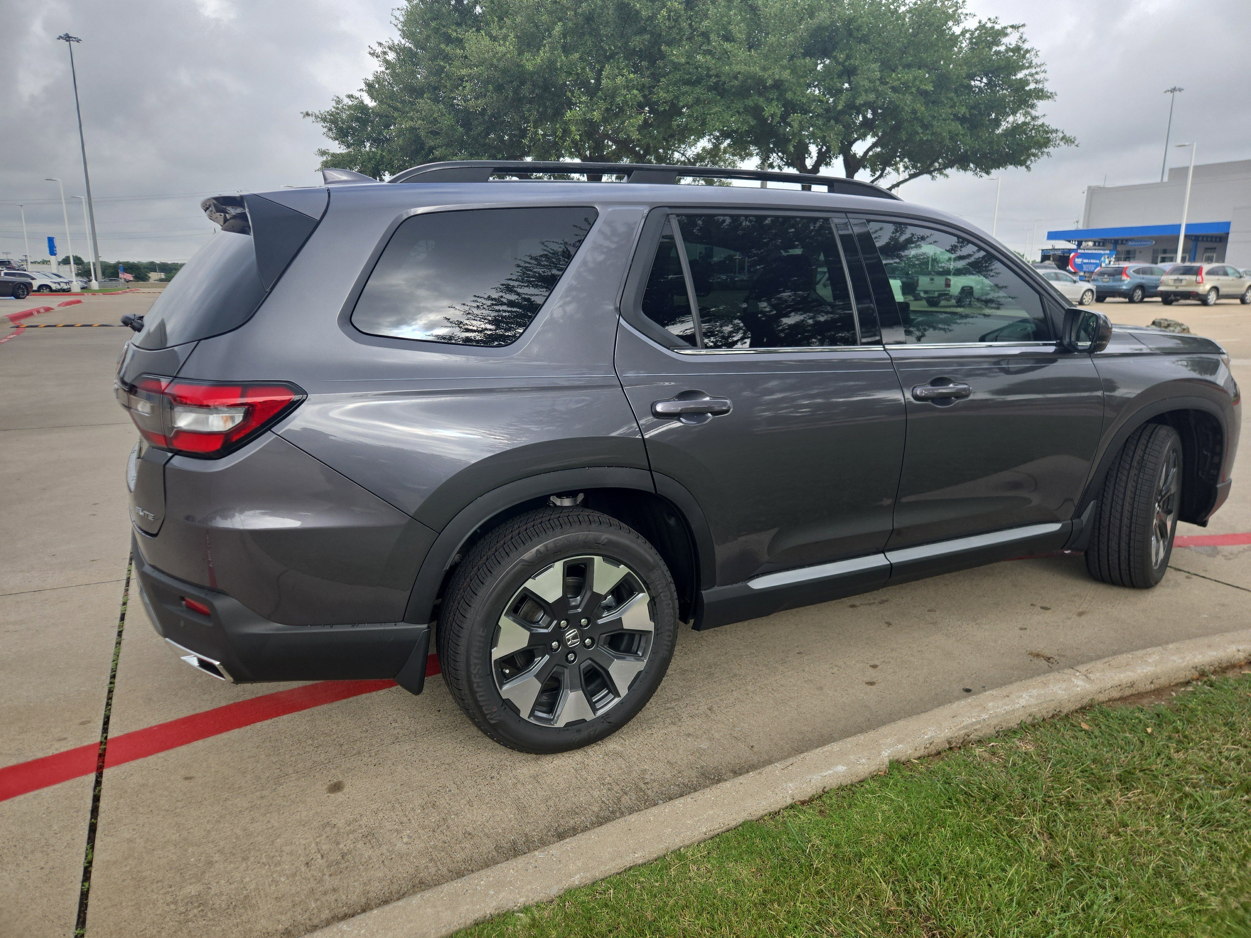 New 2026 Honda Pilot Elite image 9