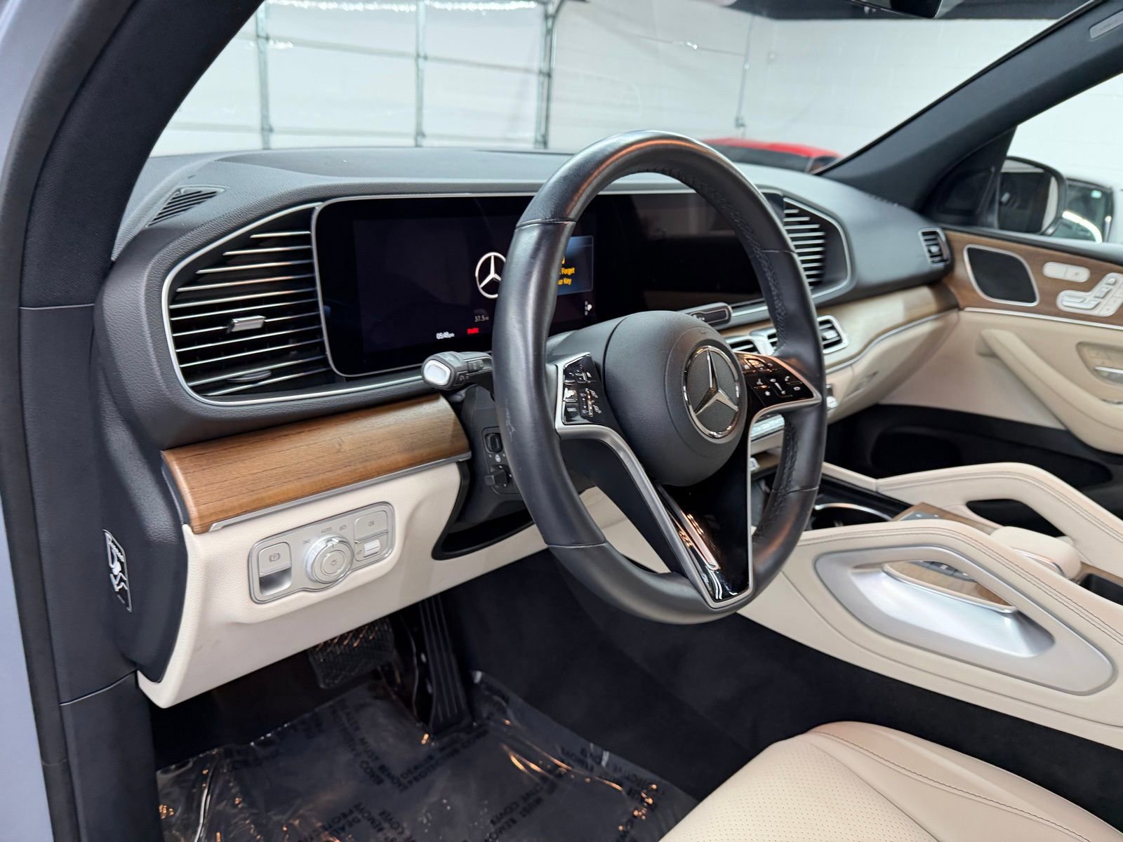 Used 2024 Mercedes-Benz GLE 350 4MATIC image 17