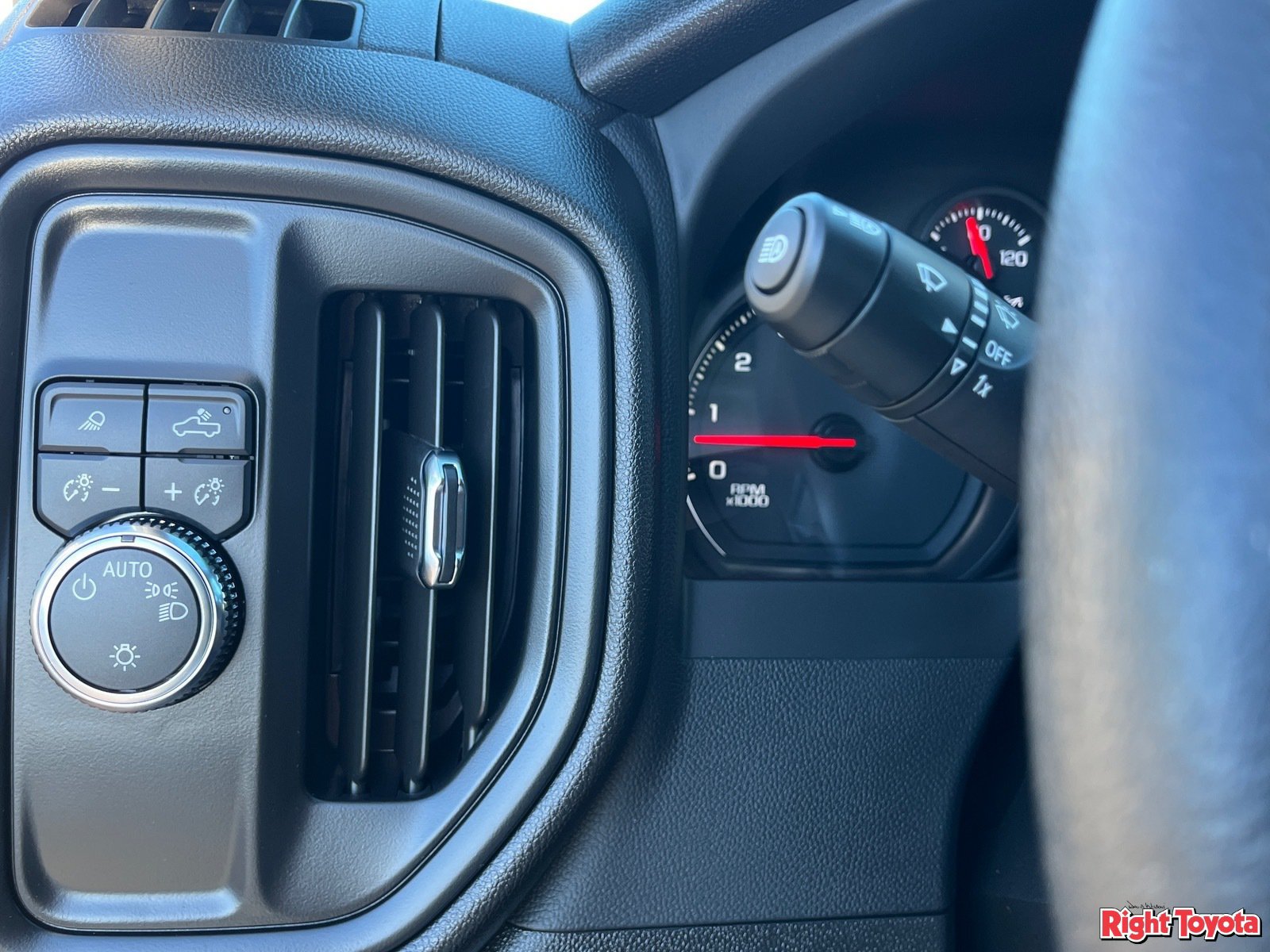 Used 2025 GMC Sierra 2500 Pro w/ 1SA Pro Safety Plus Package RWD image 30