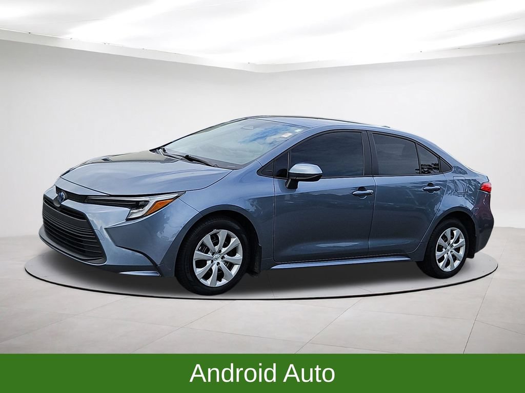 Used 2025 Toyota Corolla LE w/ Convenience Package FWD image 3