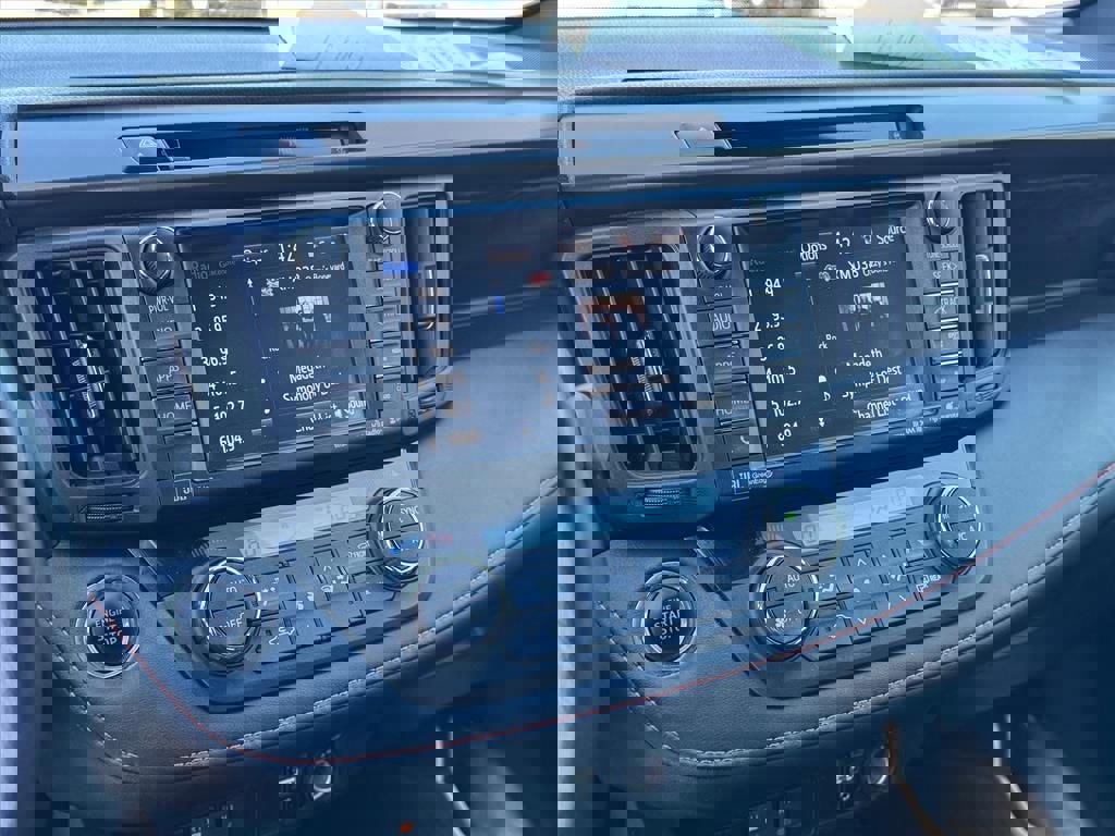 Used 2016 Toyota RAV4 SE w/ Advanced Technology Package AWD/4WD image 22