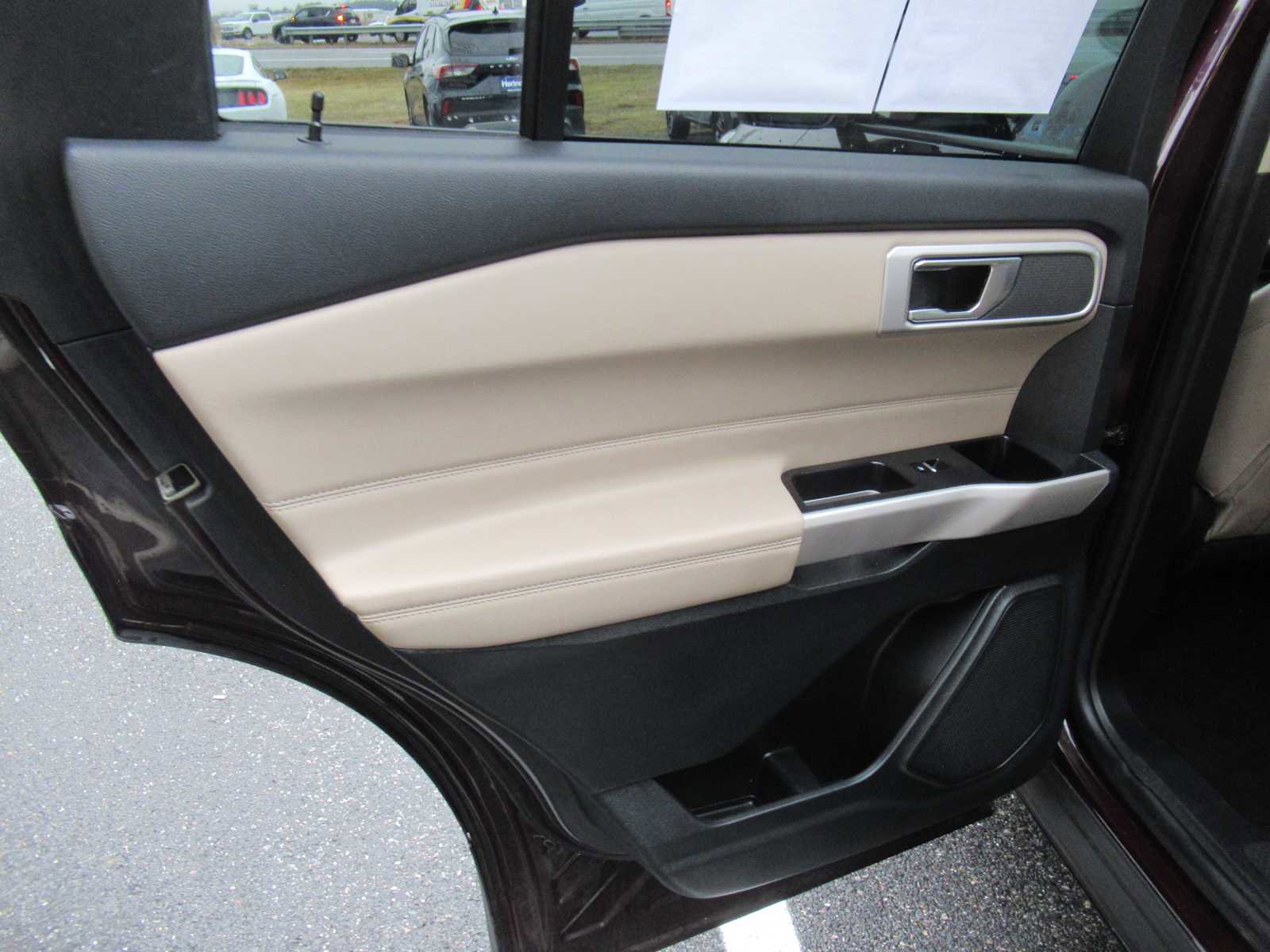 Used 2022 Ford Explorer XLT w/ Equipment Group 202A image 16