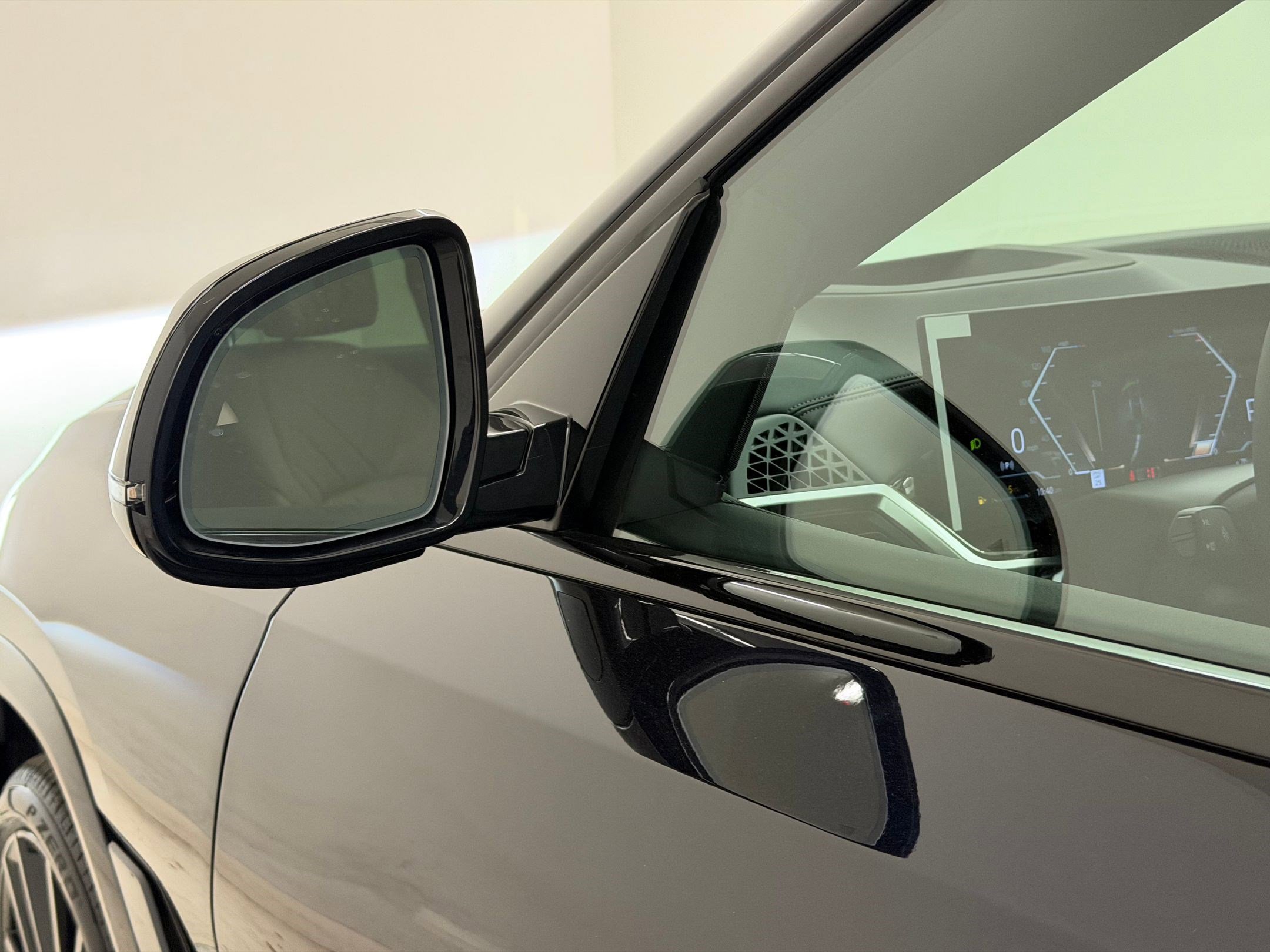 New 2026 BMW X6 xDrive40i w/ Climate Comfort Package image 23