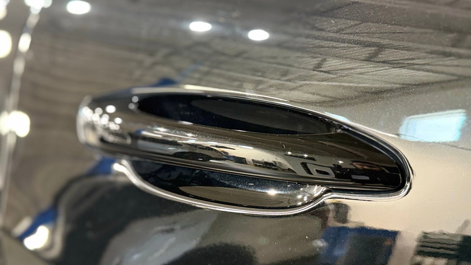 Used 2025 Porsche Cayenne Coupe image 16