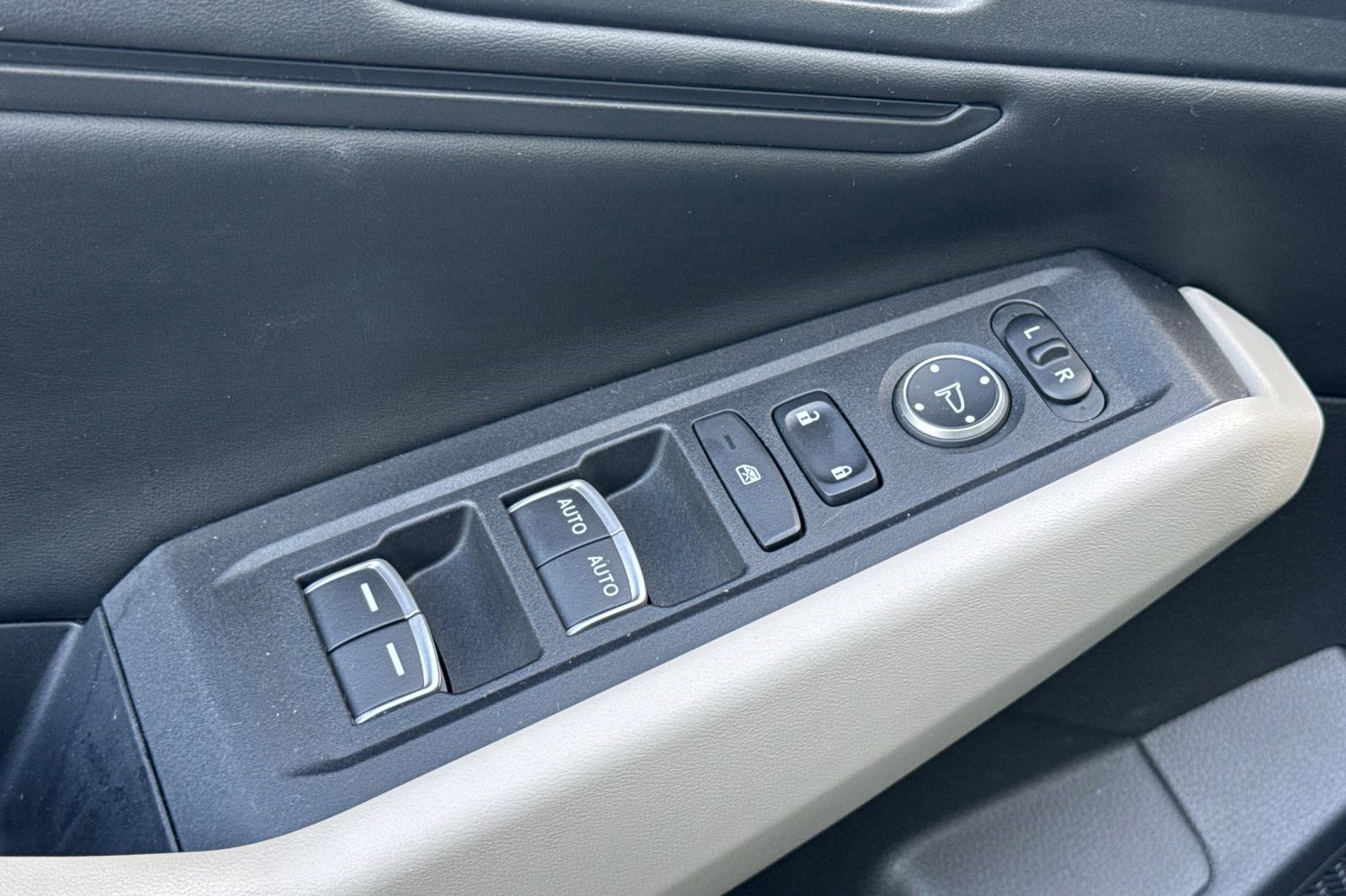 Used 2023 Honda Accord EX image 14