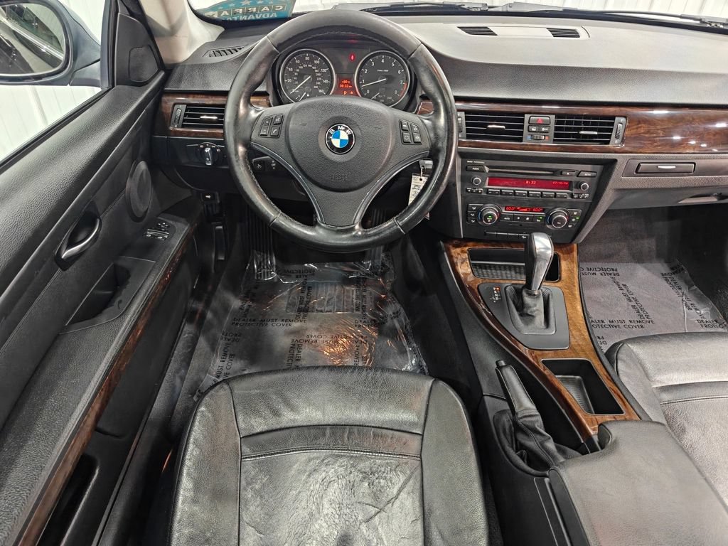 Used 2011 BMW 328i xDrive Coupe AWD/4WD image 4