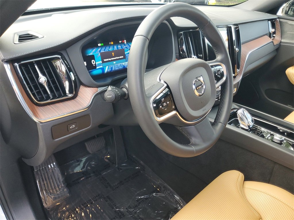 Certified 2024 Volvo XC60 B5 Ultimate AWD/4WD image 20