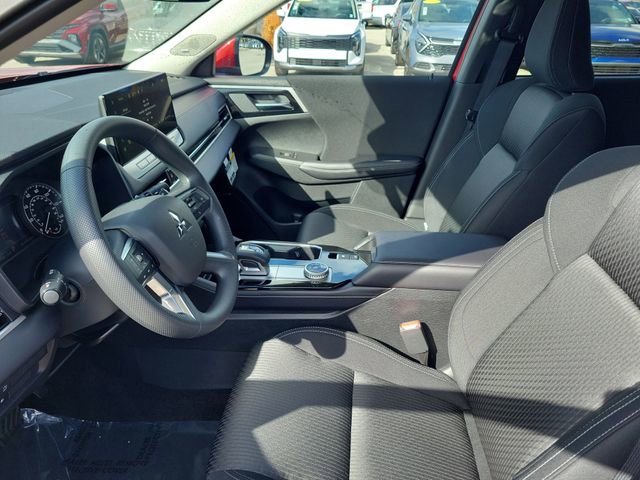 New 2026 Mitsubishi Outlander ES image 17