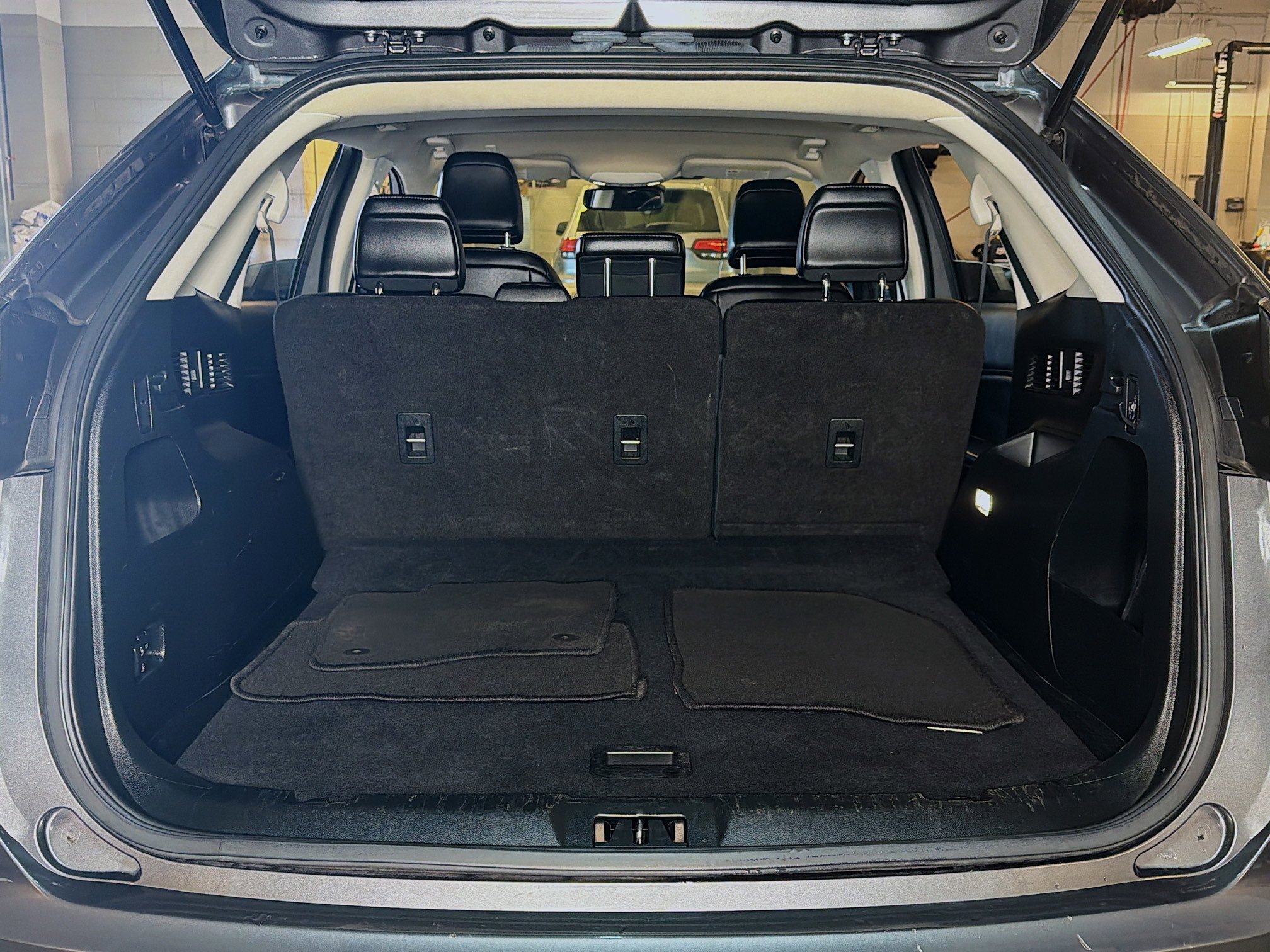 Used 2022 Ford Edge SEL image 28