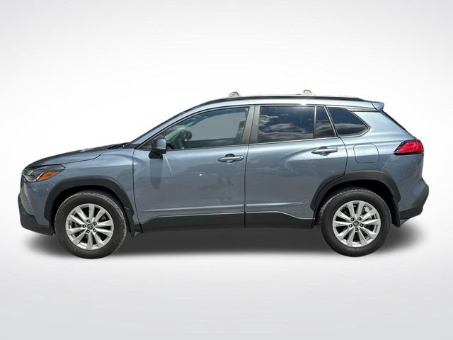 Used 2024 Toyota Corolla Cross LE FWD image 2