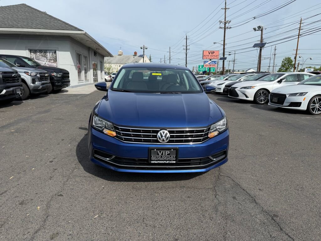 Used 2017 Volkswagen Passat 1.8T SE FWD image 2