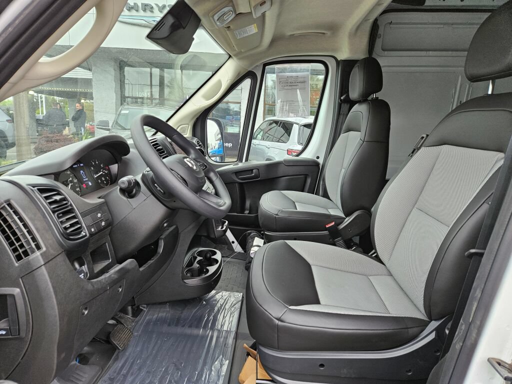 Used 2025 RAM ProMaster 3500 w/ Convenience Group FWD image 15