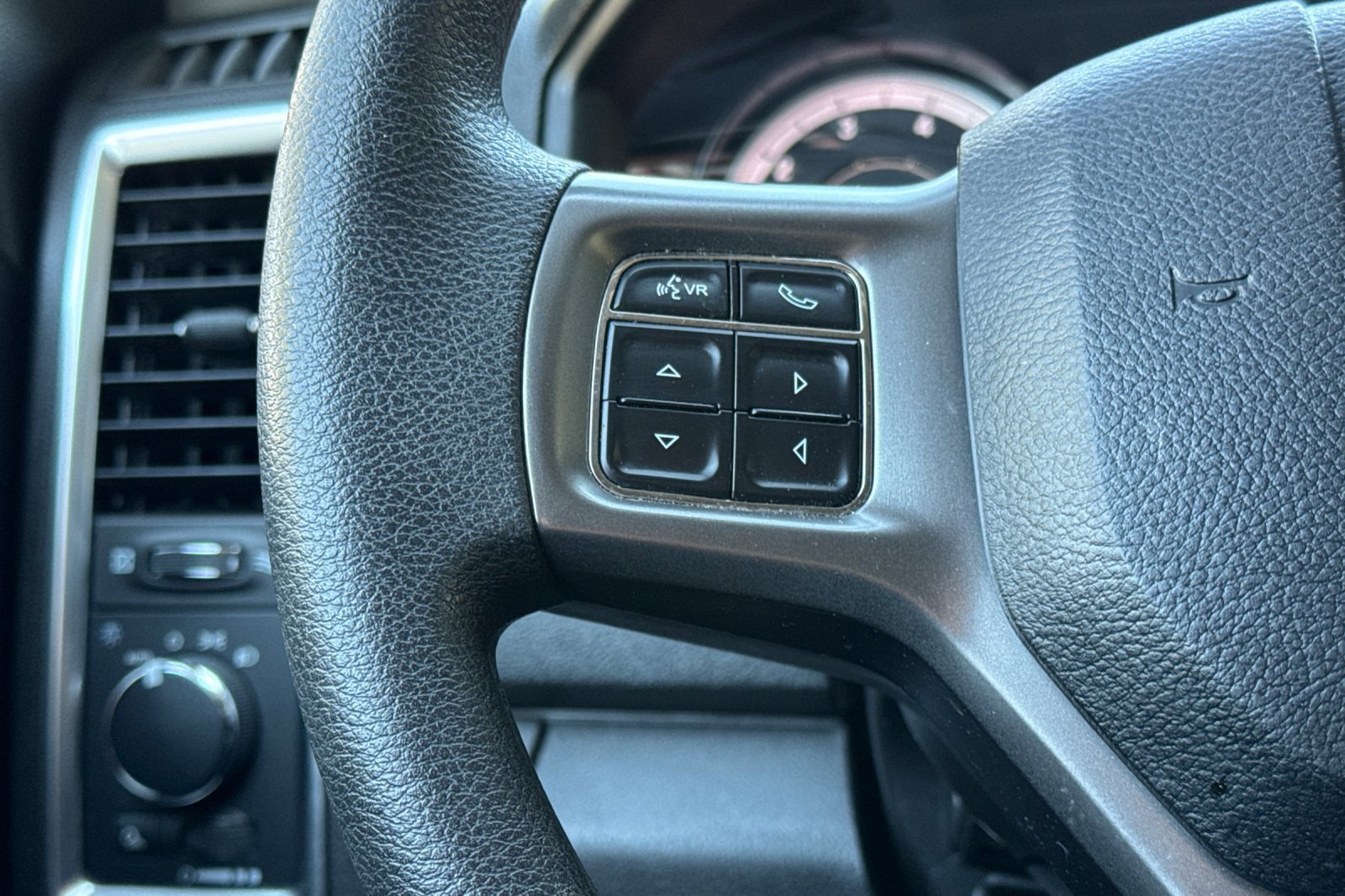 Used 2024 RAM 1500 Classic SLT image 25