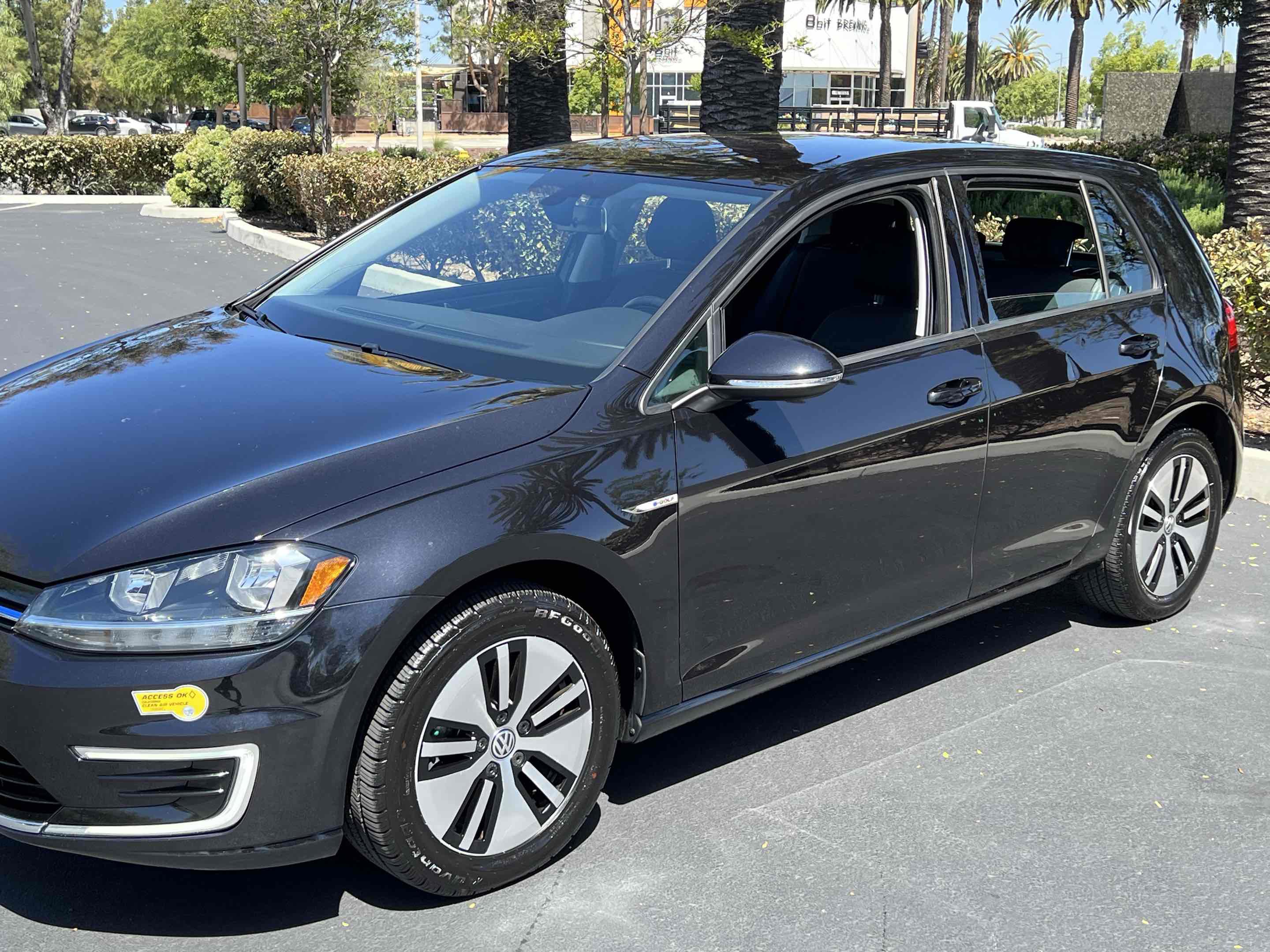 Used 2019 Volkswagen e-Golf SE w/ Driver Assistance Package FWD image 46