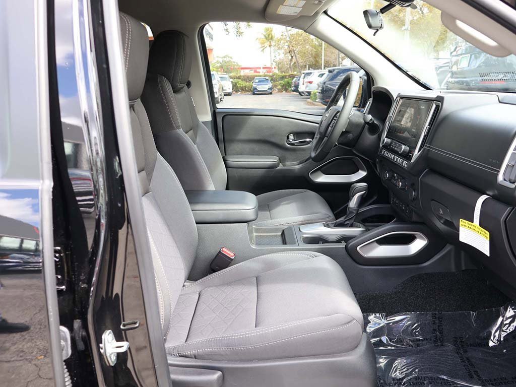 Used 2025 Nissan Frontier SV w/ SV Convenience Package image 30