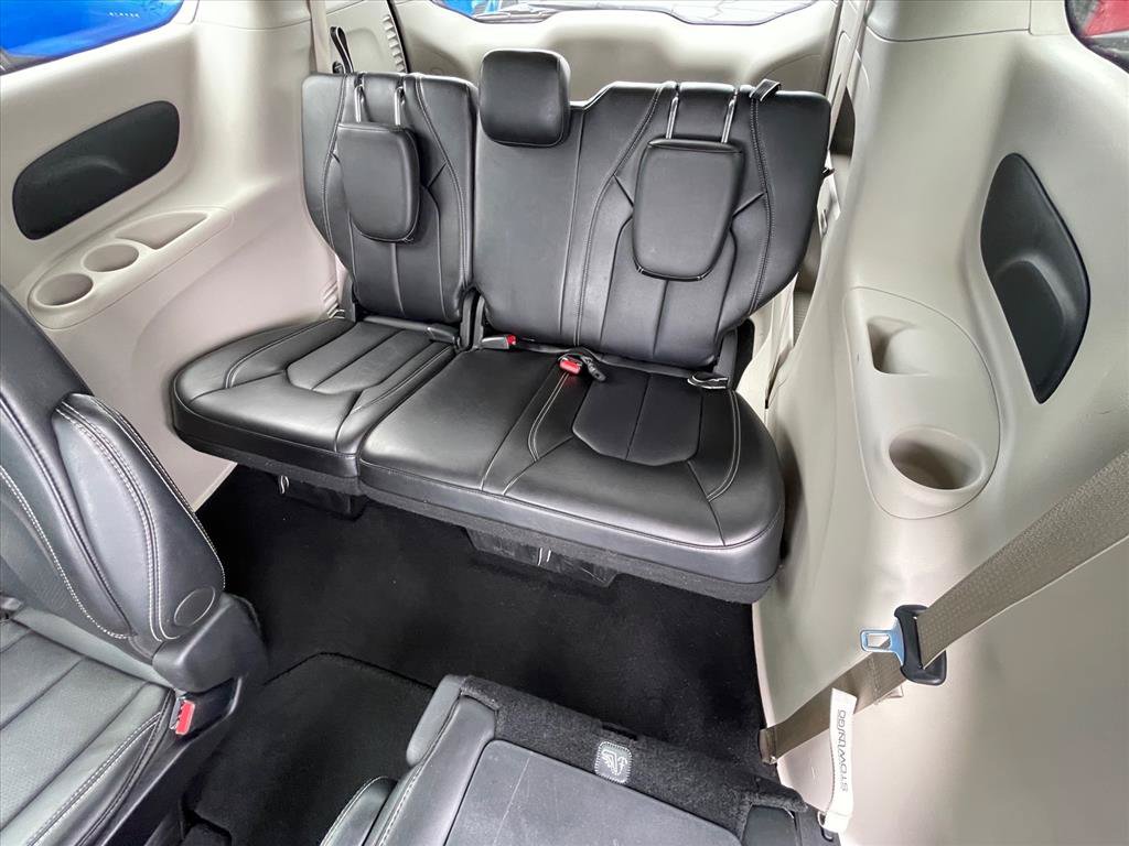 Used 2024 Chrysler Pacifica Touring-L FWD image 25