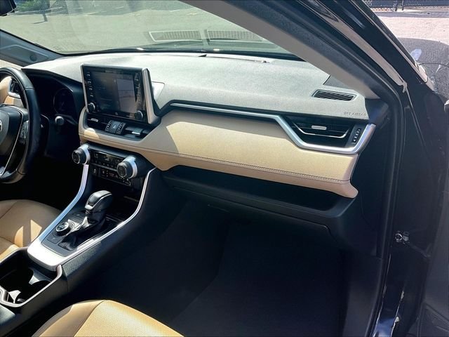 Used 2019 Toyota RAV4 Limited AWD/4WD image 17