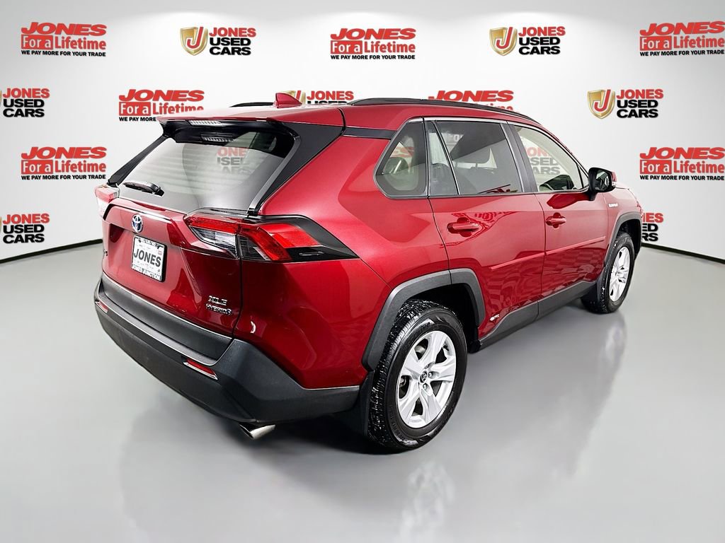 Certified 2021 Toyota RAV4 XLE w/ Convenience Package image 17