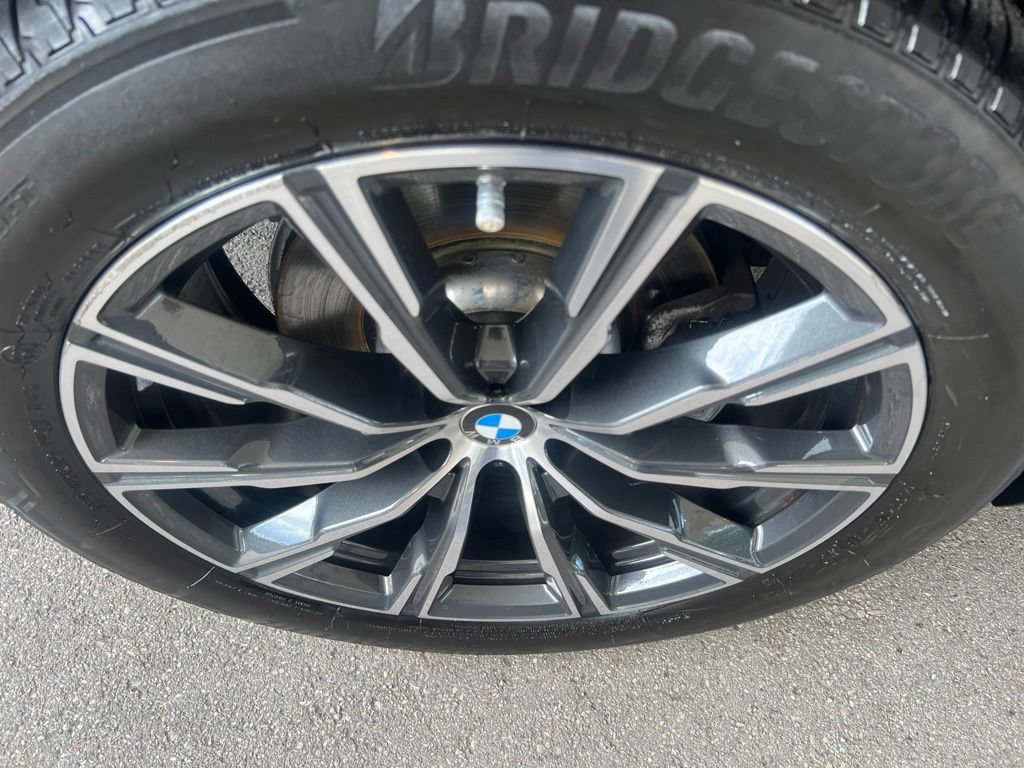 Used 2024 BMW X5 xDrive40i w/ M Sport Package AWD/4WD image 42