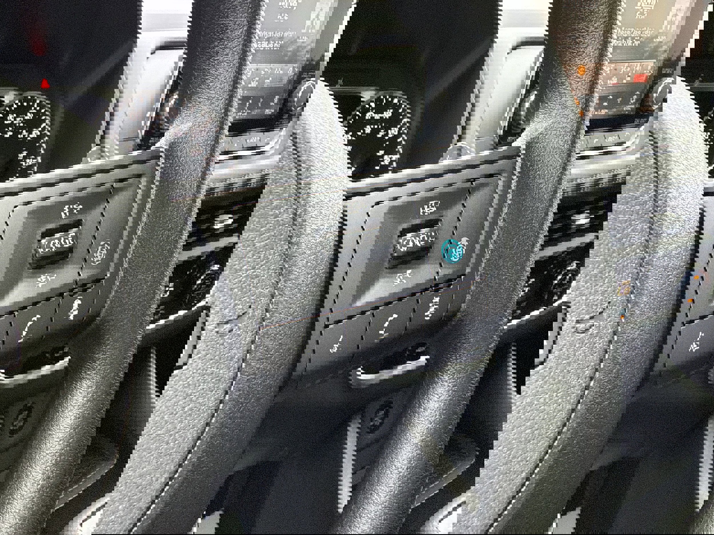 Used 2024 Nissan Rogue SV image 15