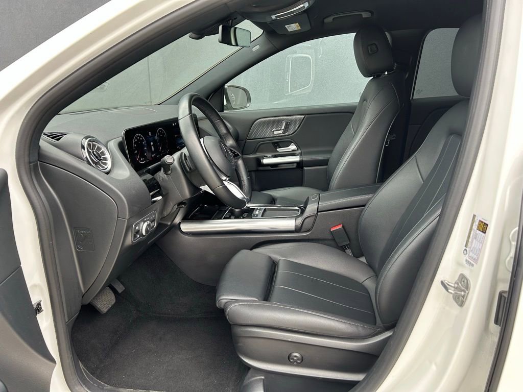 Used 2025 Mercedes-Benz GLA 250 4MATIC image 11