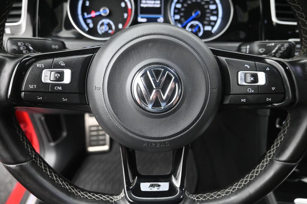 Used 2017 Volkswagen Golf R 4-Door AWD/4WD image 17