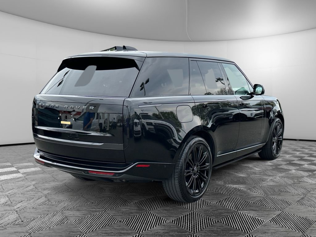 Used 2024 Land Rover Range Rover SE AWD/4WD image 5