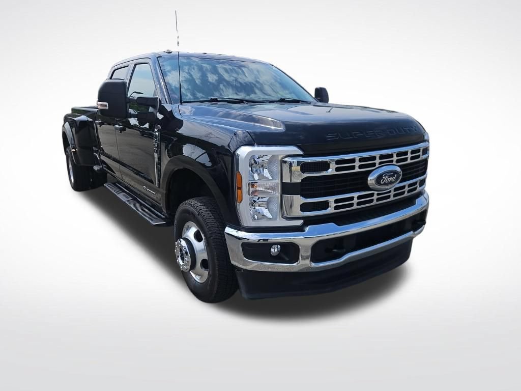 Used 2024 Ford F350 XLT w/ 360-Degree Camera Package AWD/4WD image 2
